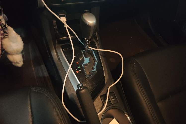 Used Toyota Corolla 2017 Revised Version 1.2T S-CVT GL-i Gear Lever
