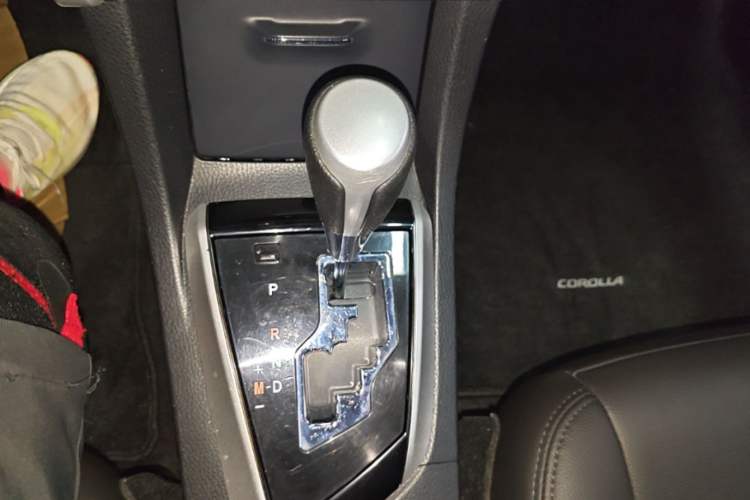 Used Toyota Corolla 2017 Revised Version 1.2T S-CVT GL-i Gear Lever