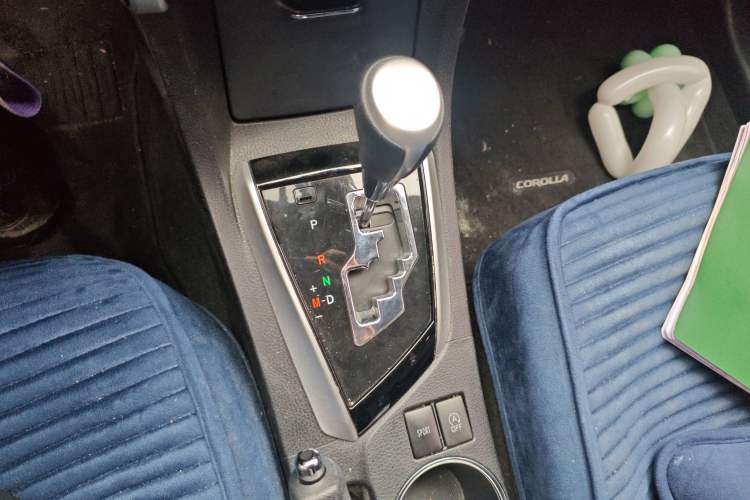 Used Toyota Corolla 2017 Revised Version 1.2T S-CVT GL Gear Lever