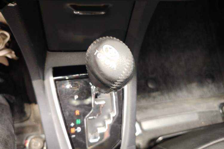 Used Toyota Corolla 2017 Revised Version 1.2T S-CVT GL-i Gear Lever