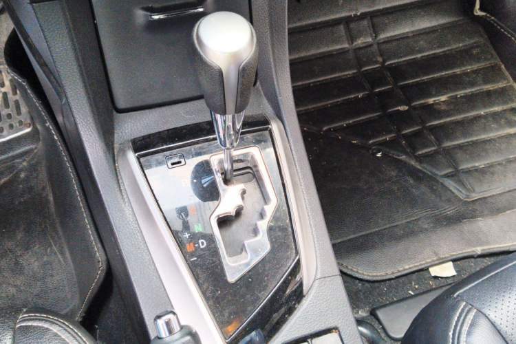 Used Toyota Corolla 2017 Revised Version 1.6L S-CVT GL Gear Lever