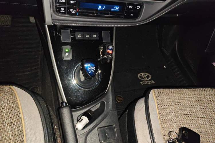 Used Toyota Corolla 2017 Revised Dual-Engine 1.8L E-CVT Leading Edition Gear Lever