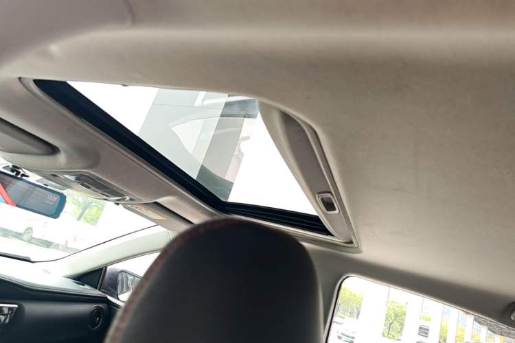 Used Toyota Corolla 2017 Revised Version 1.2T S-CVT GL-i Headliner