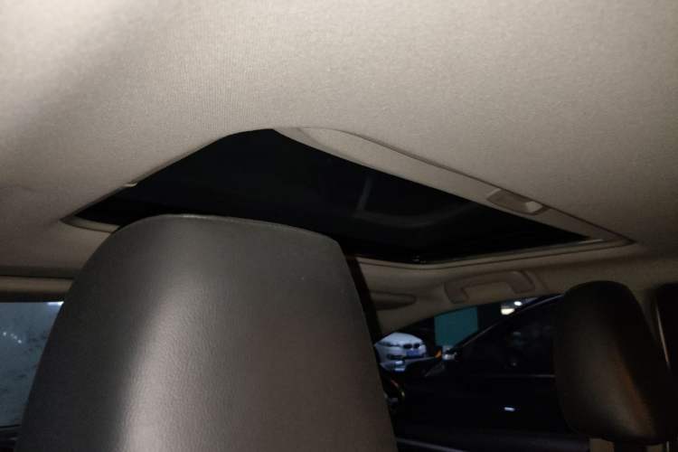 Used Toyota Corolla 2017 Revised Dual-Engine 1.8L E-CVT Elite Edition Headliner
