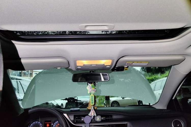 Used Toyota Corolla 2017 1.2T CVT GL-i Leather Edition Headliner