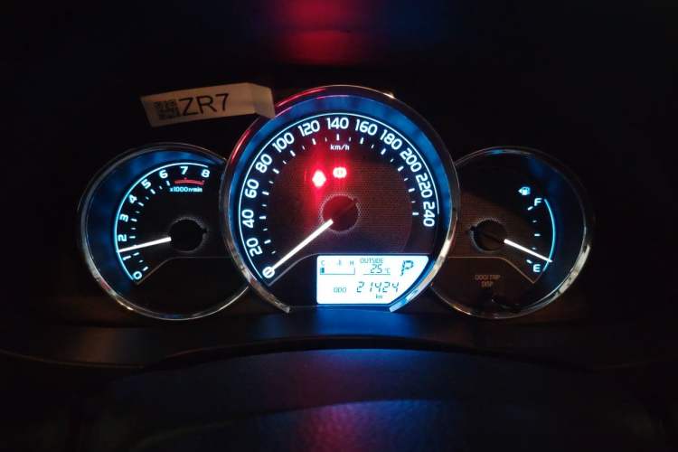 Used Toyota Corolla 2017 Revised Version 1.6L S-CVT GL Instrument Cluster