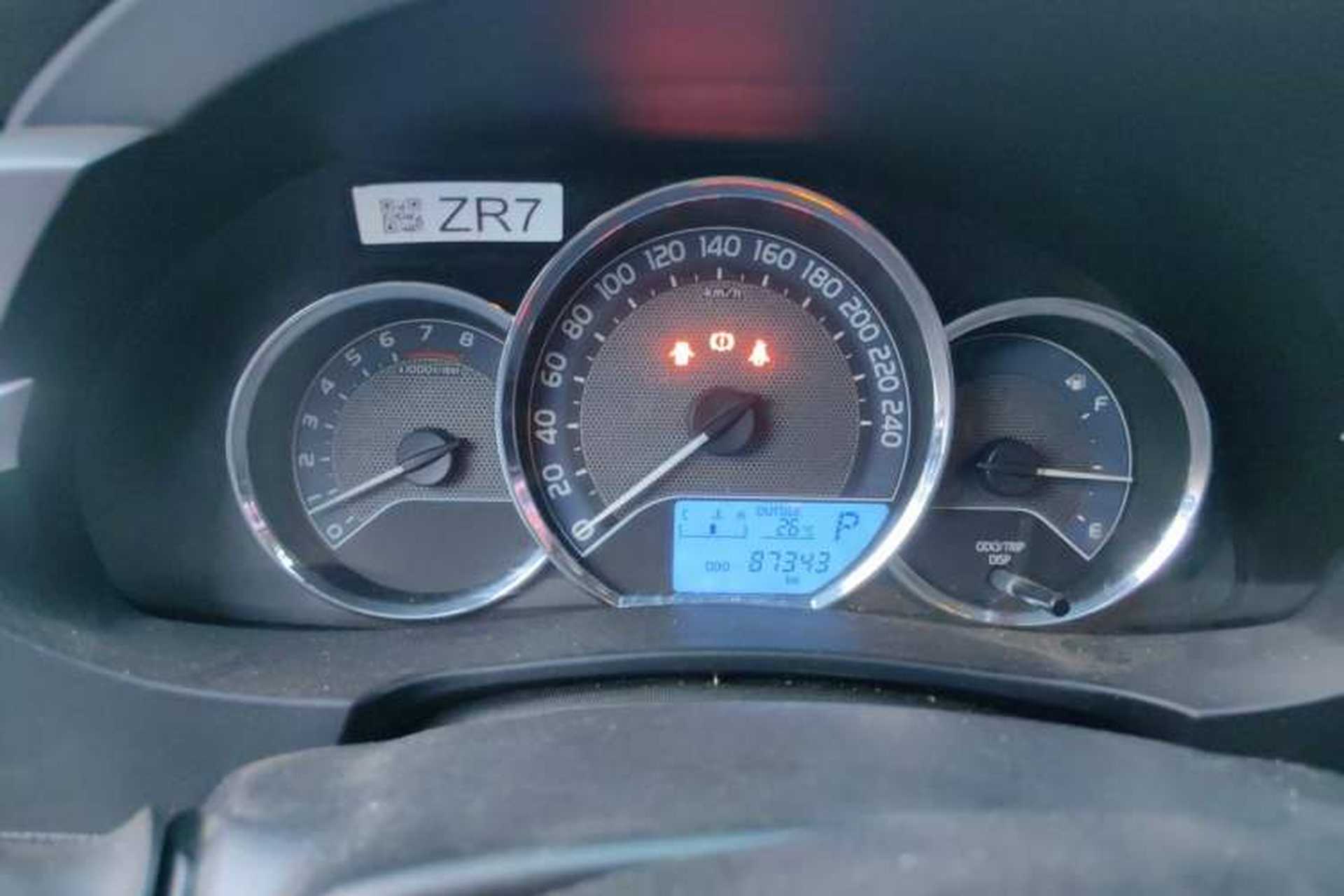 Used Toyota Corolla 2017 Revised Version 1.6L S-CVT GL Instrument Cluster