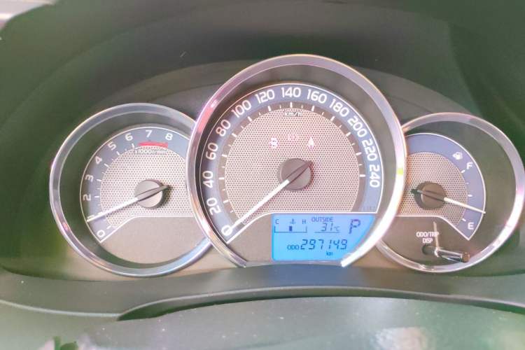 Used Toyota Corolla 2017 Revised Version 1.6L S-CVT GL Instrument Cluster