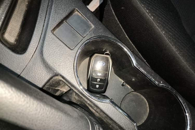 Used Toyota Corolla 2017 Revised Dual-Engine 1.8L E-CVT Leading Edition Interior 1