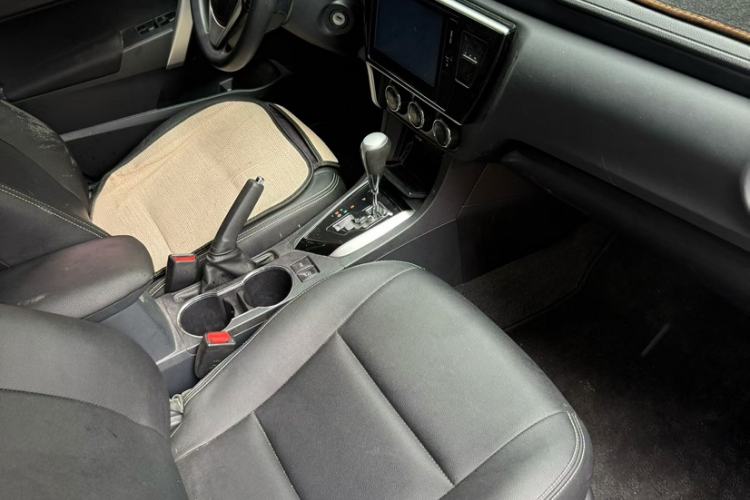 Used Toyota Corolla 2017 Revised Version 1.2T S-CVT GL-i Interior 1