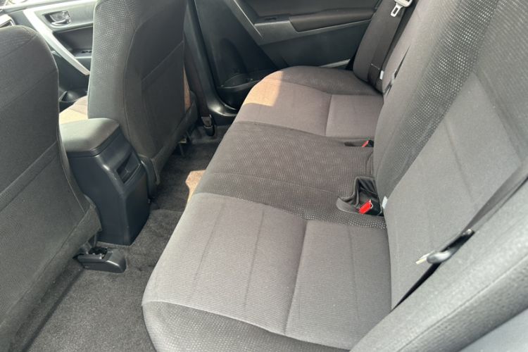 Used Toyota Corolla 2017 Revised Version 1.6L S-CVT GL Interior 1