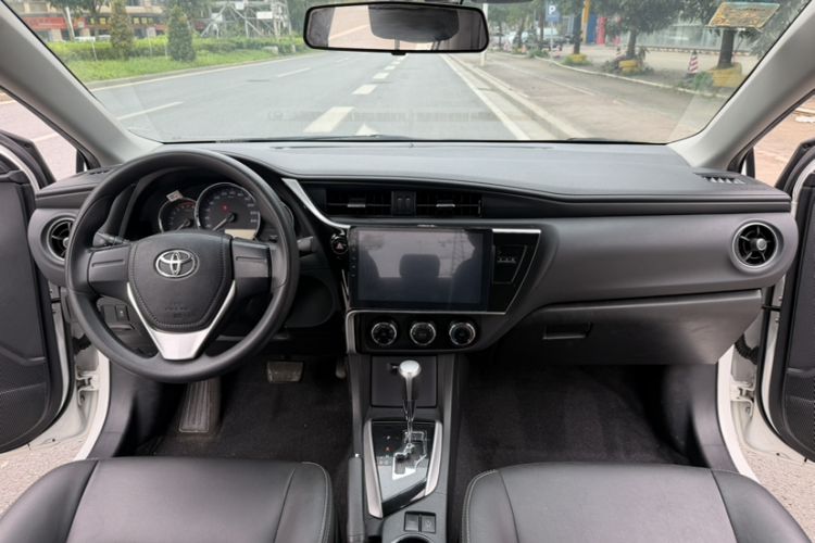 Used Toyota Corolla 2017 Revised Version 1.2T S-CVT GL Interior 1