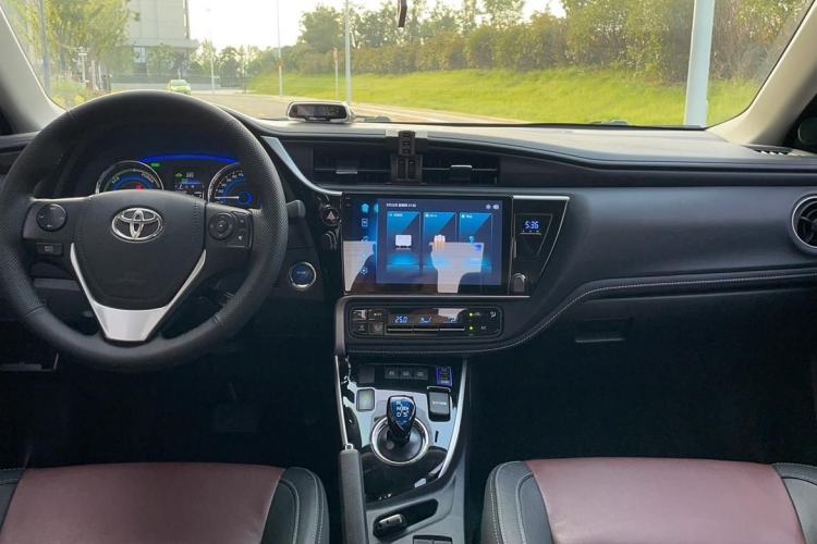 Used Toyota Corolla 2017 Revised Dual-Engine 1.8L E-CVT Elite Edition Interior 1