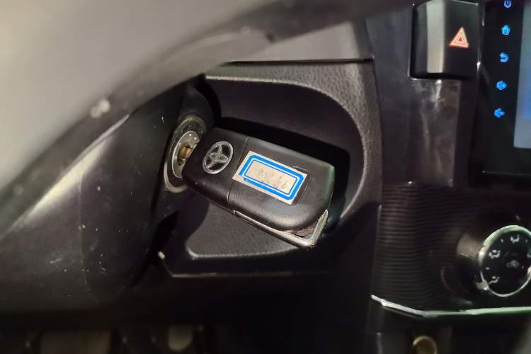 Used Toyota Corolla 2017 1.2T CVT GL Interior 1