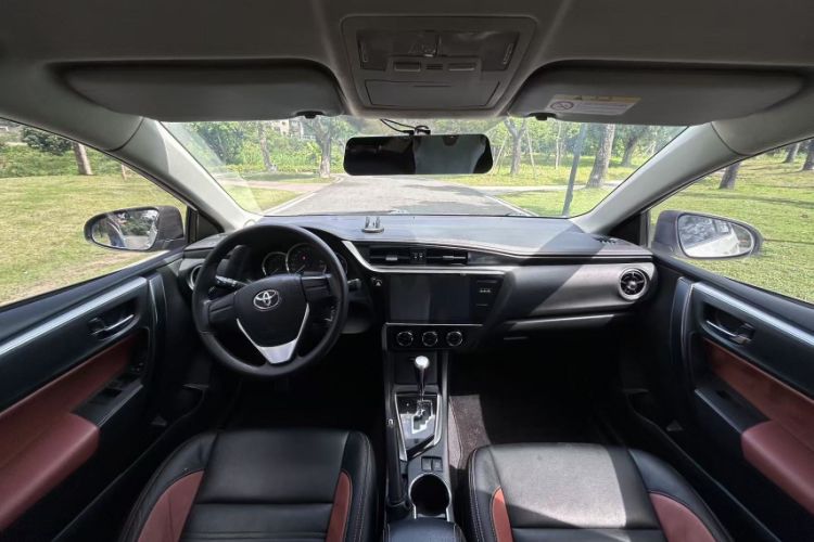 Used Toyota Corolla 2017 Revised Version 1.2T S-CVT GL Interior 2