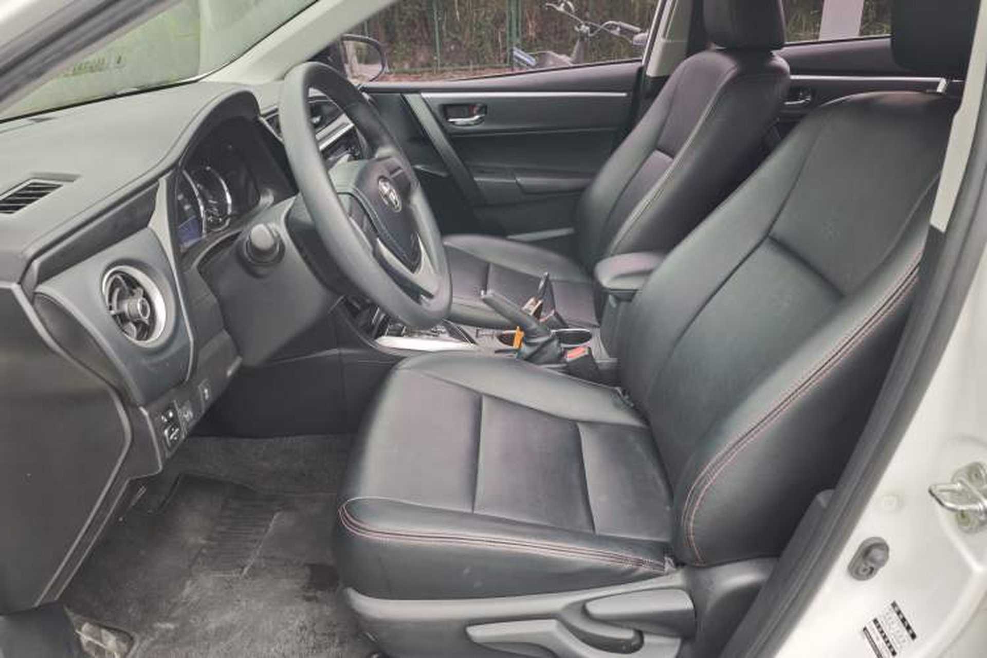 Used Toyota Corolla 2017 Revised Version 1.2T S-CVT GL Interior 2