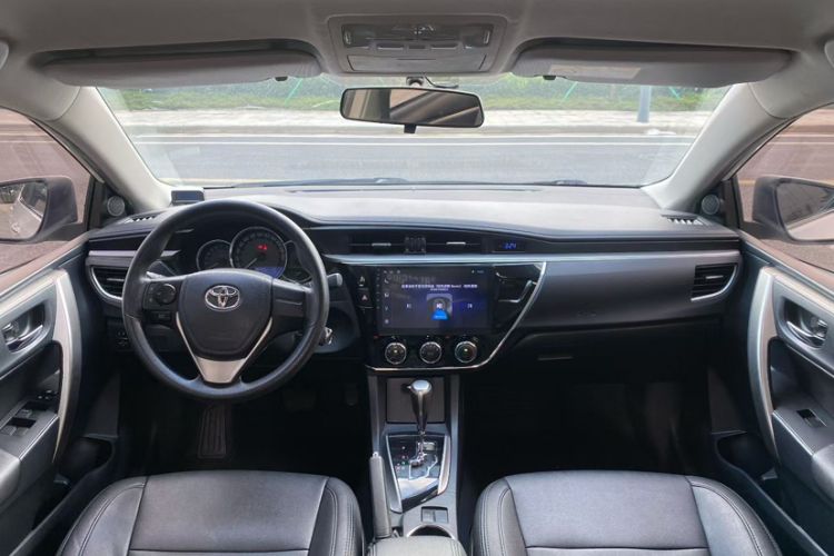 Used Toyota Corolla 2017 1.6L CVT GL Interior 2