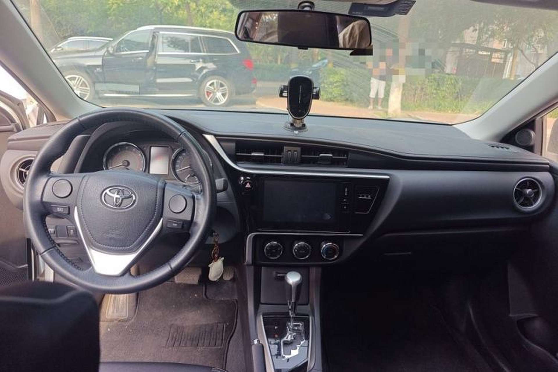 Used Toyota Corolla 2017 Revised Version 1.2T S-CVT GL-i Leather Edition Interior 2