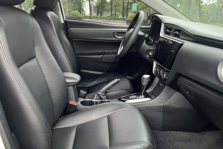 Used Toyota Corolla 2017 Revised Version 1.2T S-CVT GL Interior 2