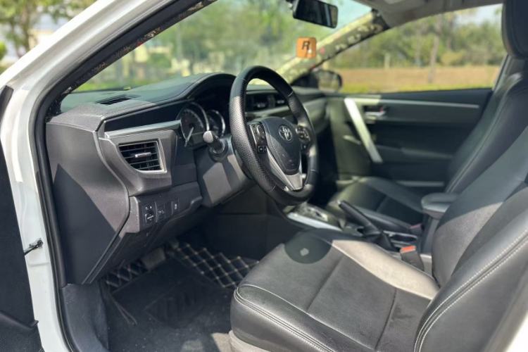Used Toyota Corolla 2017 1.2T CVT GL Interior 2