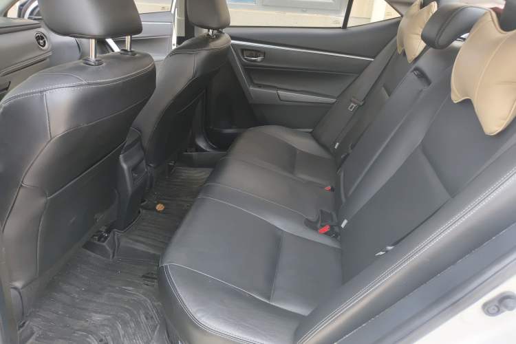 Used Toyota Corolla 2017 Revised Dual-Engine 1.8L E-CVT Elite Edition Interior 3