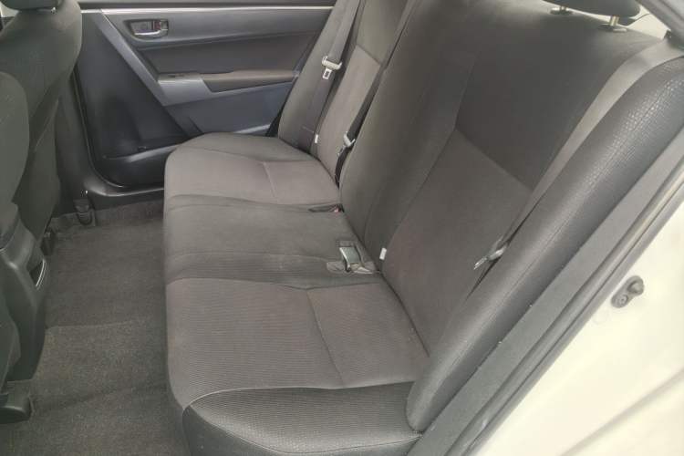 Used Toyota Corolla 2017 1.6L CVT GL Interior 3