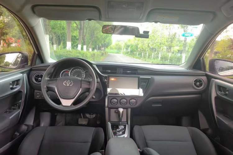 Used Toyota Corolla 2017 Revised Version 1.2T S-CVT GL Interior 3