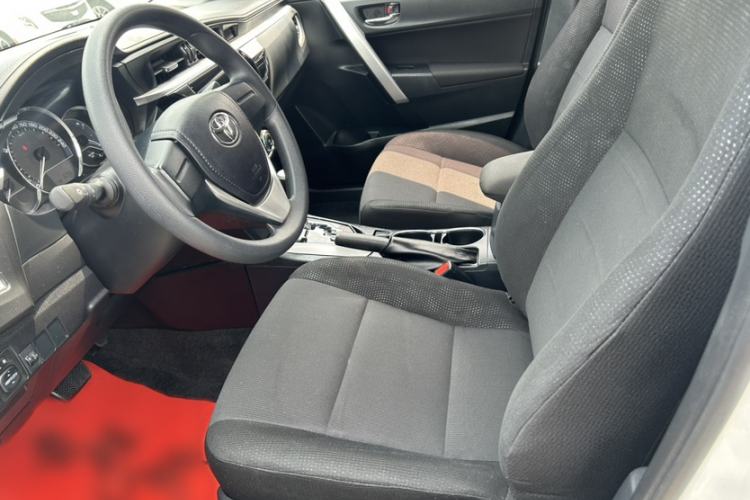 Used Toyota Corolla 2017 Revised Version 1.6L S-CVT GL Interior 3