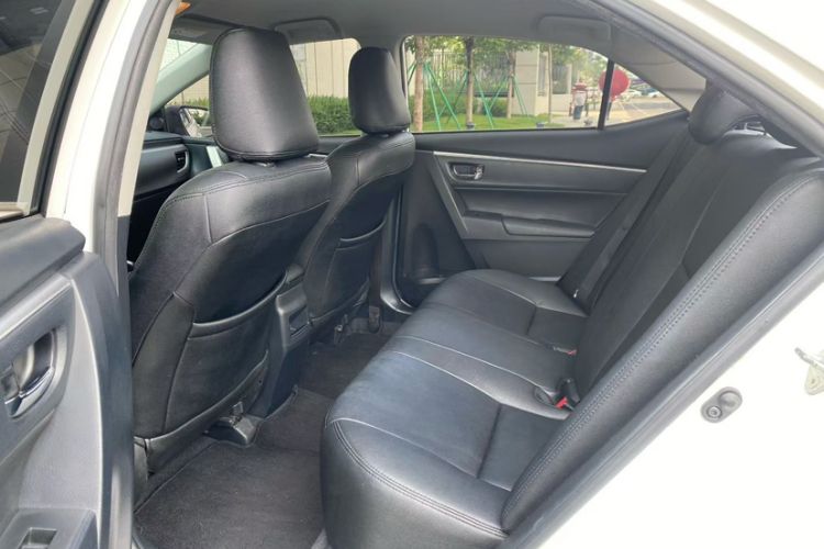 Used Toyota Corolla 2017 1.6L CVT GL Interior 3