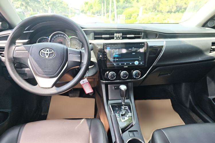 Used Toyota Corolla 2017 1.6L CVT GL Interior 3
