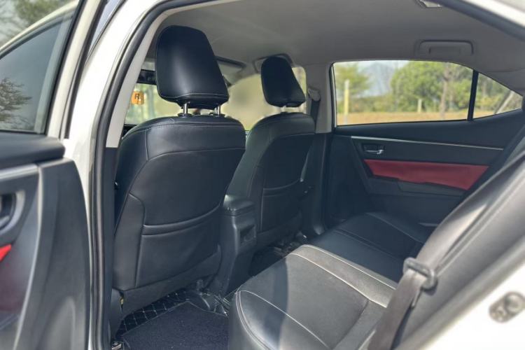 Used Toyota Corolla 2017 1.2T CVT GL Interior 3