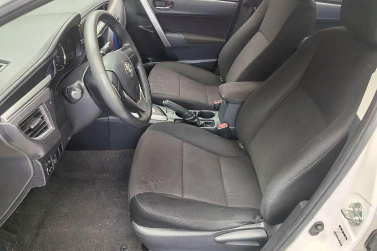 Used Toyota Corolla 2017 1.6L CVT GL Interior 4