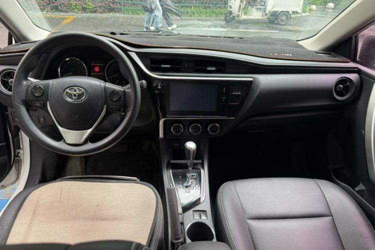 Used Toyota Corolla 2017 Revised Version 1.2T S-CVT GL-i Interior 4