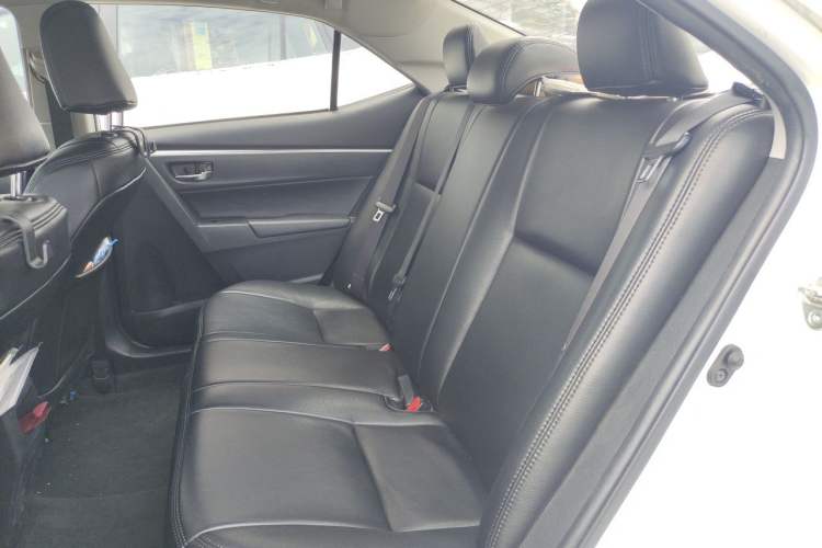 Used Toyota Corolla 2017 Revised Version 1.2T S-CVT GL Interior 4