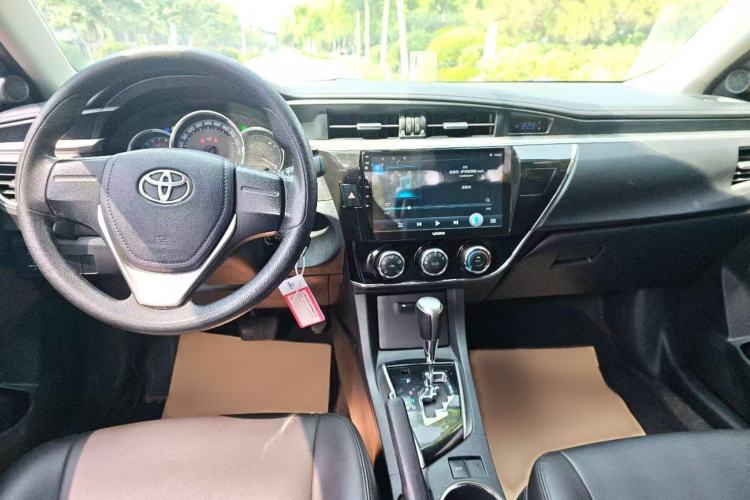 Used Toyota Corolla 2017 1.6L CVT GL Interior 4