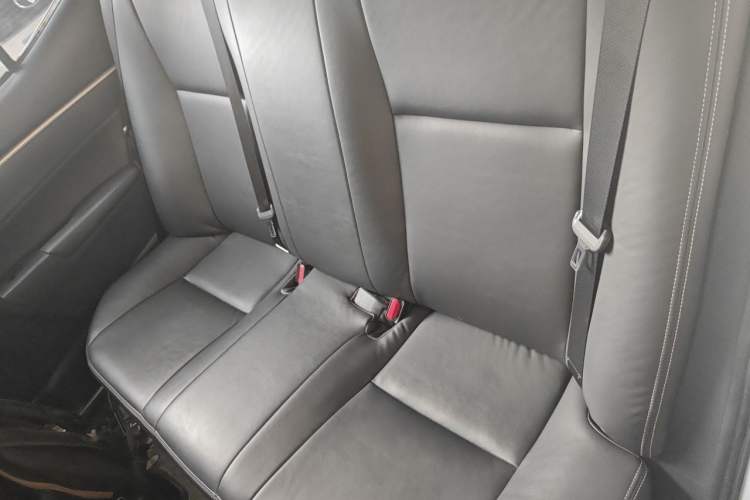 Used Toyota Corolla 2017 Revised Dual-Engine 1.8L E-CVT Leading Edition Interior 4