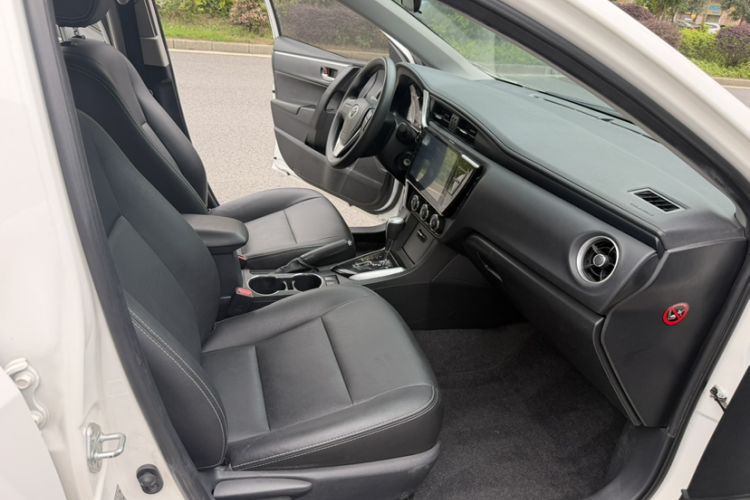 Used Toyota Corolla 2017 Revised Version 1.2T S-CVT GL Interior 4
