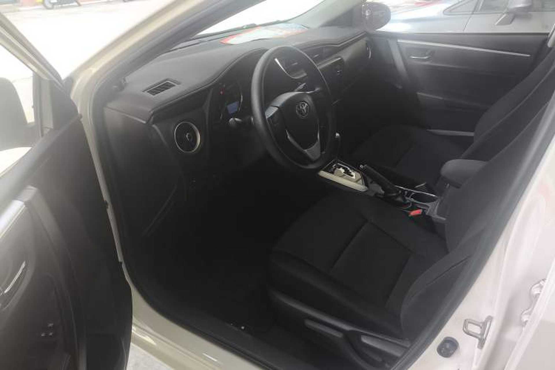 Used Toyota Corolla 2017 Revised Version 1.2T S-CVT GL Interior 5