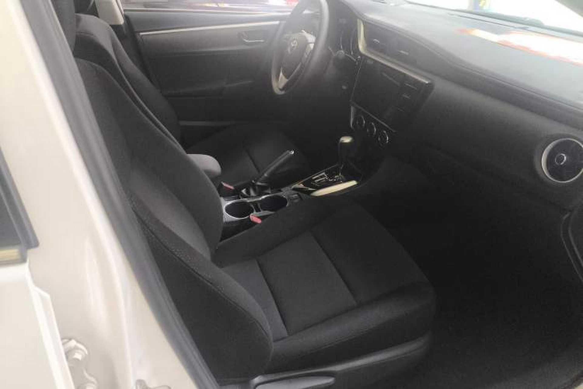 Used Toyota Corolla 2017 Revised Version 1.2T S-CVT GL Interior 7