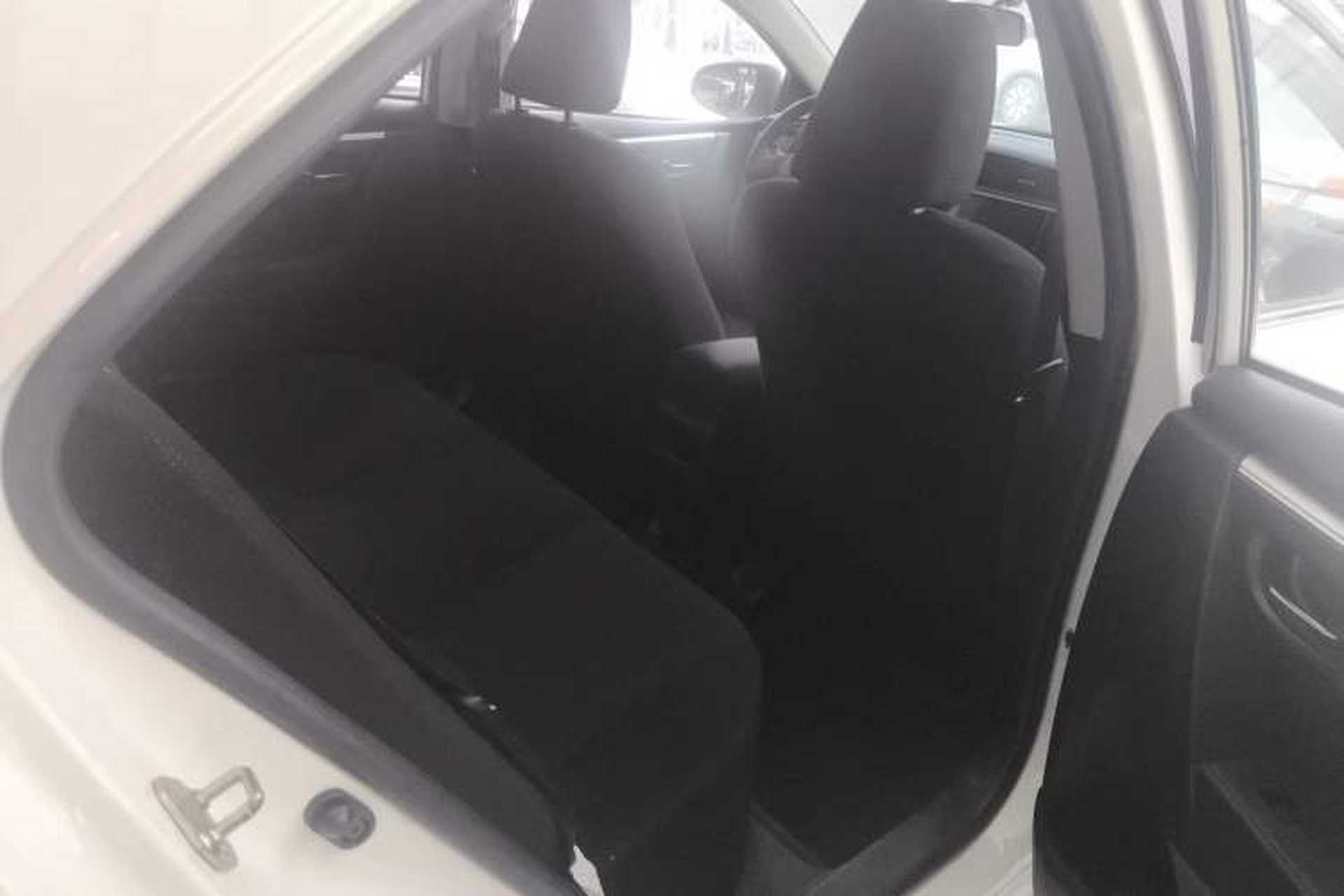 Used Toyota Corolla 2017 Revised Version 1.2T S-CVT GL Interior 8