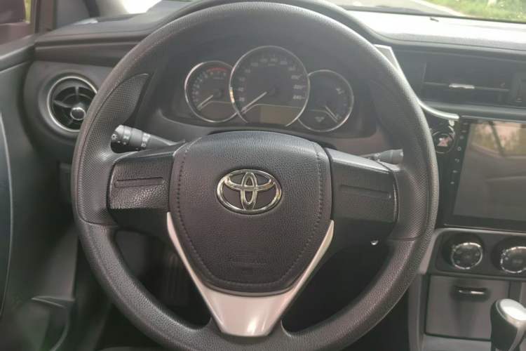 Used Toyota Corolla 2017 Revised Version 1.2T S-CVT GL Interior 8