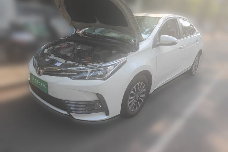Toyota Corolla 2017 Revised Version 1.2T S-CVT GL-i Leather Edition usata Guazi used car, China used car export, Used car for sale, Used cars, Cheapest cars for sale