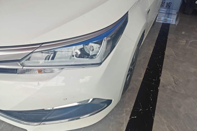 Used Toyota Corolla 2017 Revised Dual-Engine 1.8L E-CVT Elite Edition Left Front Headlight