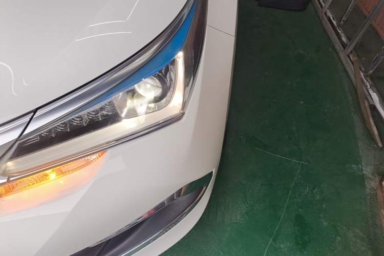Used Toyota Corolla 2017 Revised Dual-Engine 1.8L E-CVT Leading Edition Left Front Headlight