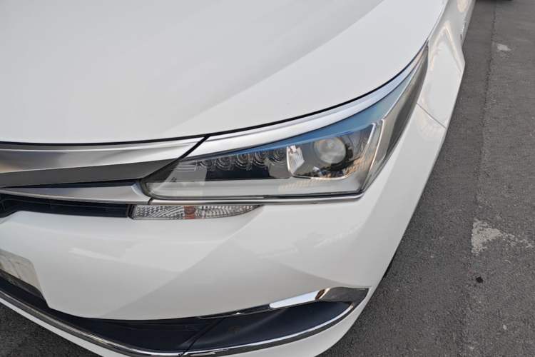 Used Toyota Corolla 2017 Revised Dual-Engine 1.8L E-CVT Leading Edition Left Front Headlight