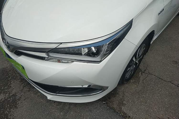 Used Toyota Corolla 2017 Revised Dual-Engine 1.8L E-CVT Elite Edition Left Front Headlight