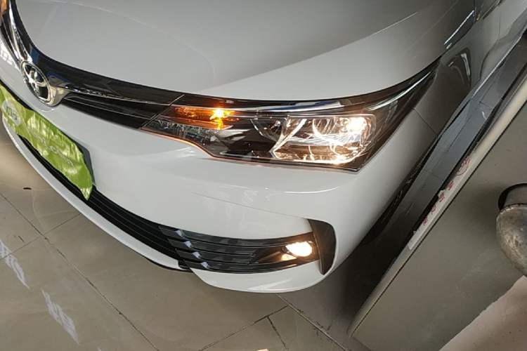 Used Toyota Corolla 2017 Revised Version 1.2T Manual GL-i Left Front Headlight