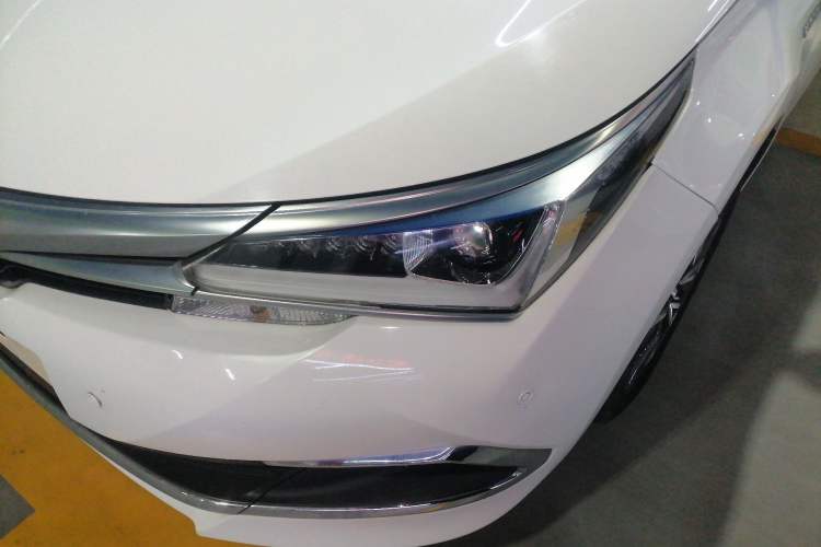 Used Toyota Corolla 2017 Revised Dual-Engine 1.8L E-CVT Leading Edition Left Front Headlight