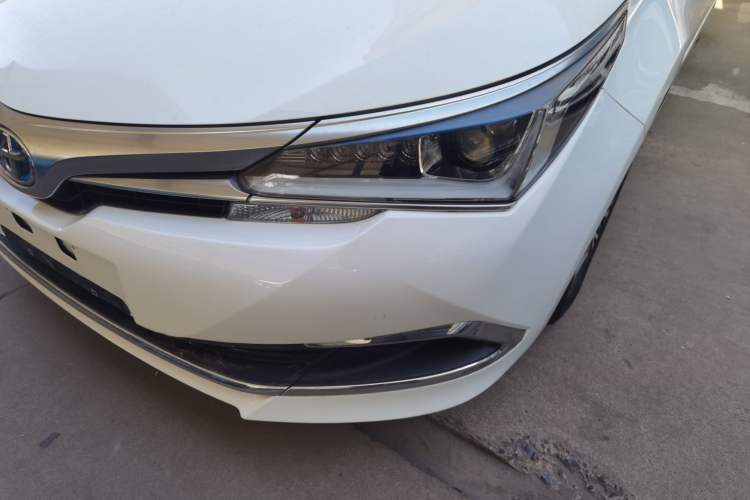 Used Toyota Corolla 2017 Revised Dual-Engine 1.8L E-CVT Elite Edition Left Front Headlight