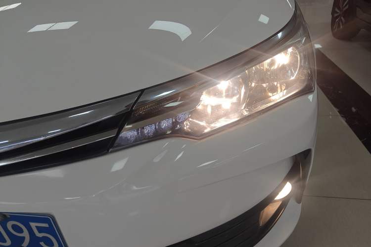 Used Toyota Corolla 2017 Revised Version 1.2T S-CVT GL Left Front Headlight